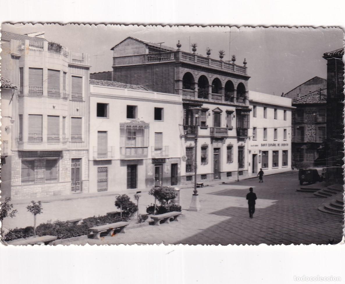 Cartoline: Num 13 VILLANUEVA DEL ARZOBISPO JAEN. PASEO DEL GENERAL&Iacute;SIMO . CIRCULADA.