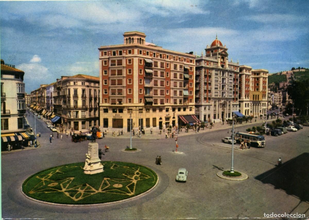 Postales: N&ordm; 4-M&Aacute;LAGA. Calle Larios y acera de la Marina. Sin circular. ED. DOM&Iacute;NGUEZ