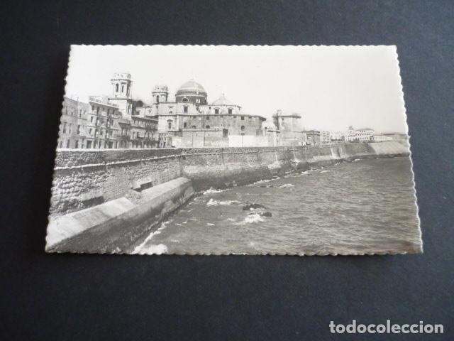 Postkarten: CADIZ MURALLAS Y CATEDRAL