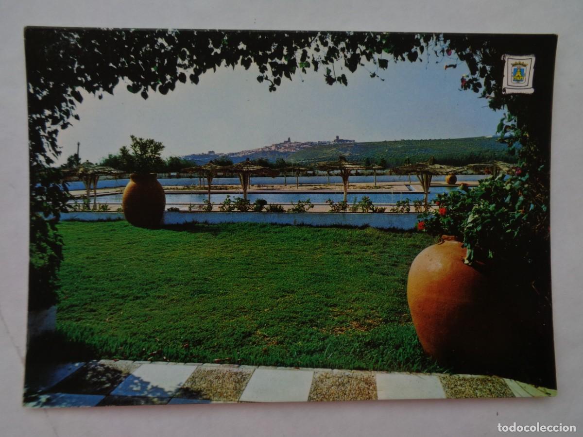 Postales: POSTAL DE ARCOS DE LA FRONTERA ( CADIZ ): VISTA PANORAMICA Y PISCINA MESON DE LA MOLINERA. A&Ntilde;OS 70