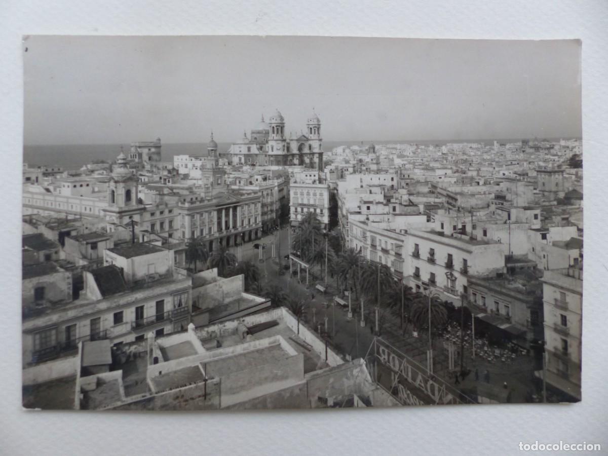Postales: CADIZ, VISTA PARCIAL, PLAZA SAN JUAN DE DIOS - ANTIGUA POSTAL FOTOGRAFICA - (REF.: 05)