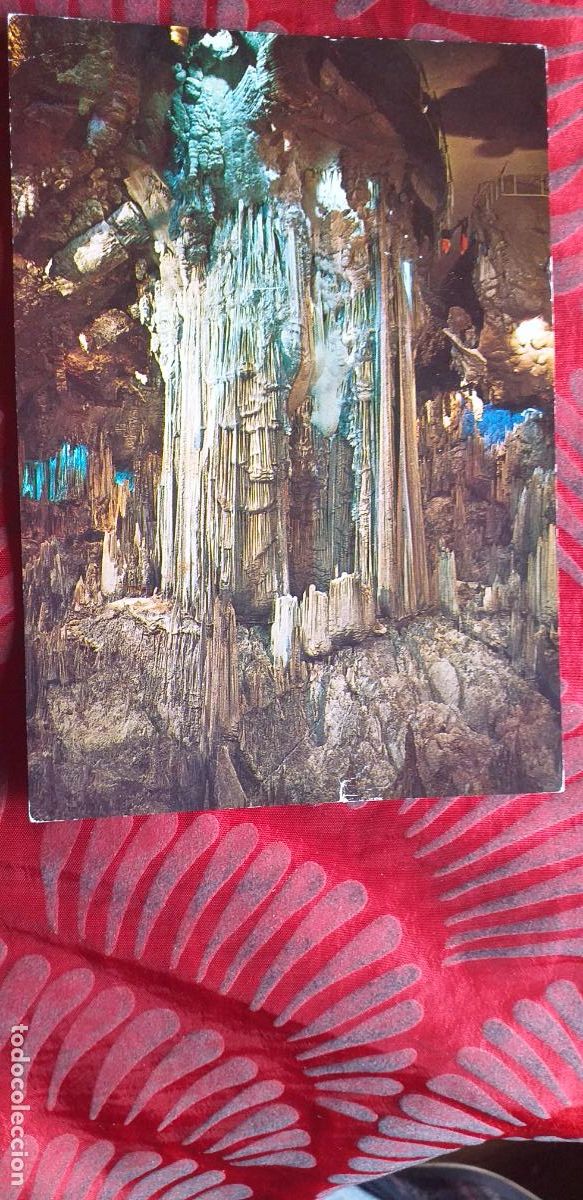 Postales: MALAGA-RVM-150X105mm.-COSTA DEL SOL-CIRCULADA-CUEVA DE NERJA-GRAN COLUMNA DE LA SALA DEL CATACLISMO