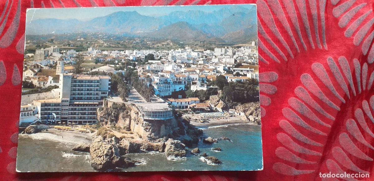 Postales: MALAGA-RVM-150X105mm.-COSTA DEL SOL-CIRCULADA-NERJA-PANORAMICA AEREA DESDE EL MAR