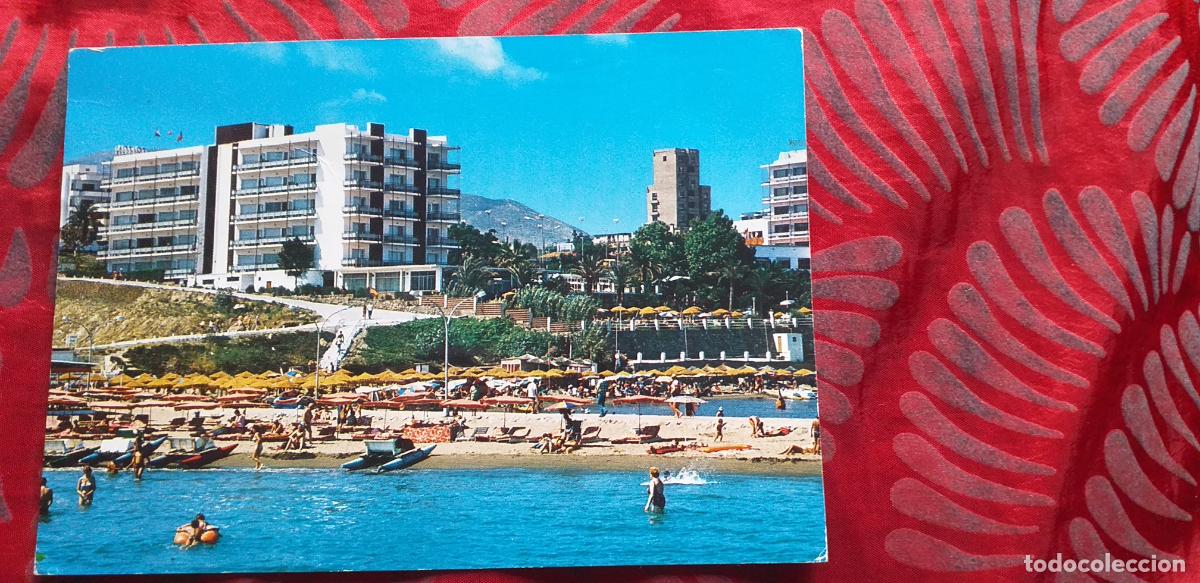 Postales: MALAGA-RVM-150X105mm.-COSTA DEL SOL-ESCRITA-BENALMADENA-VISTA DE LA PLAYA