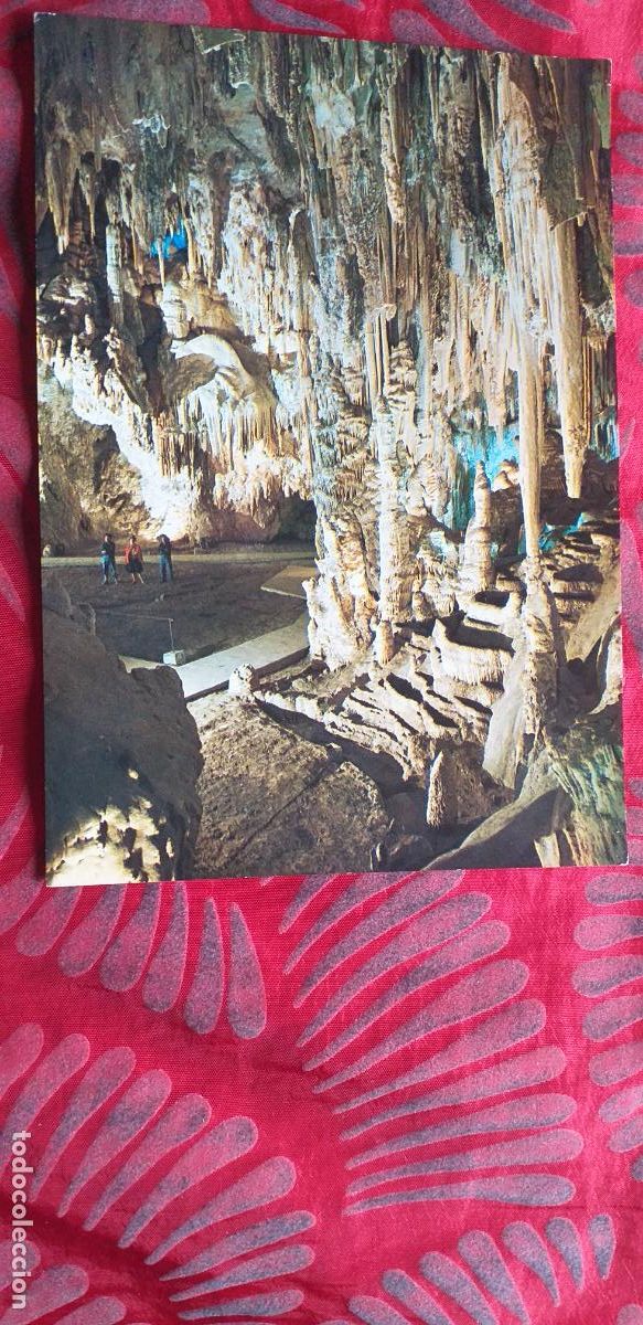 Postales: MALAGA-RVM-150X105mm.-NO ESCRITA-CUEVA DE NERJA- SALA DE LA CASCADA