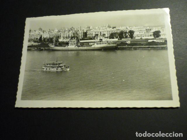 Postcards: CADIZ VISTA PARCIAL Y EL PUERTO