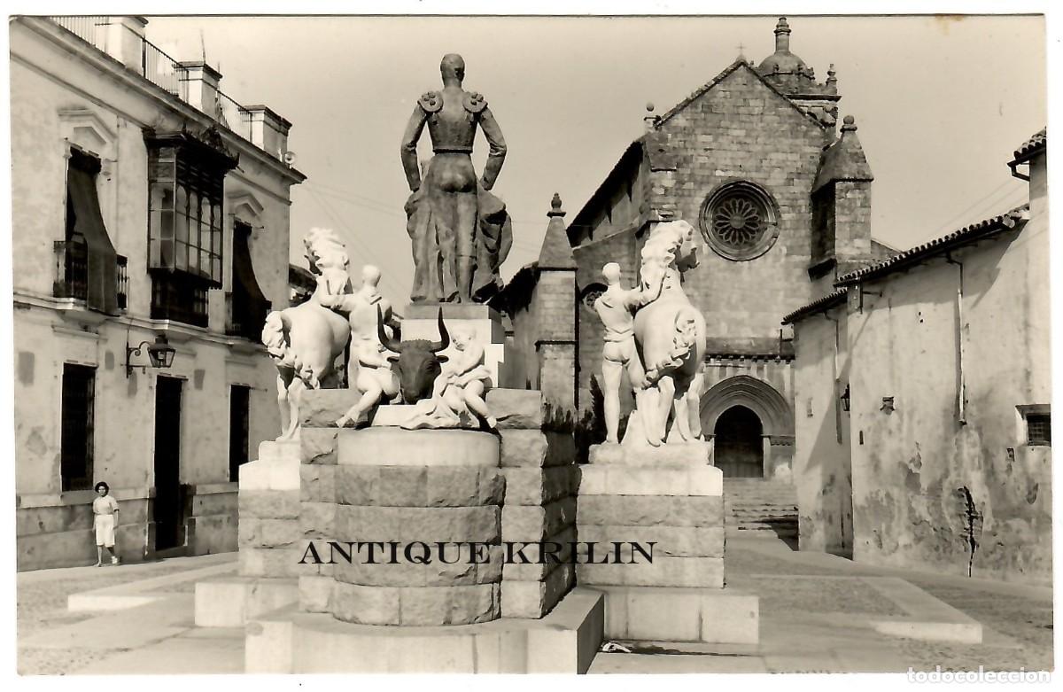 Postales: CORDOBA N&ordm; 50 MONUMENTO A MANOLETE / EDICIONES DELFLOR / CIRCULADA