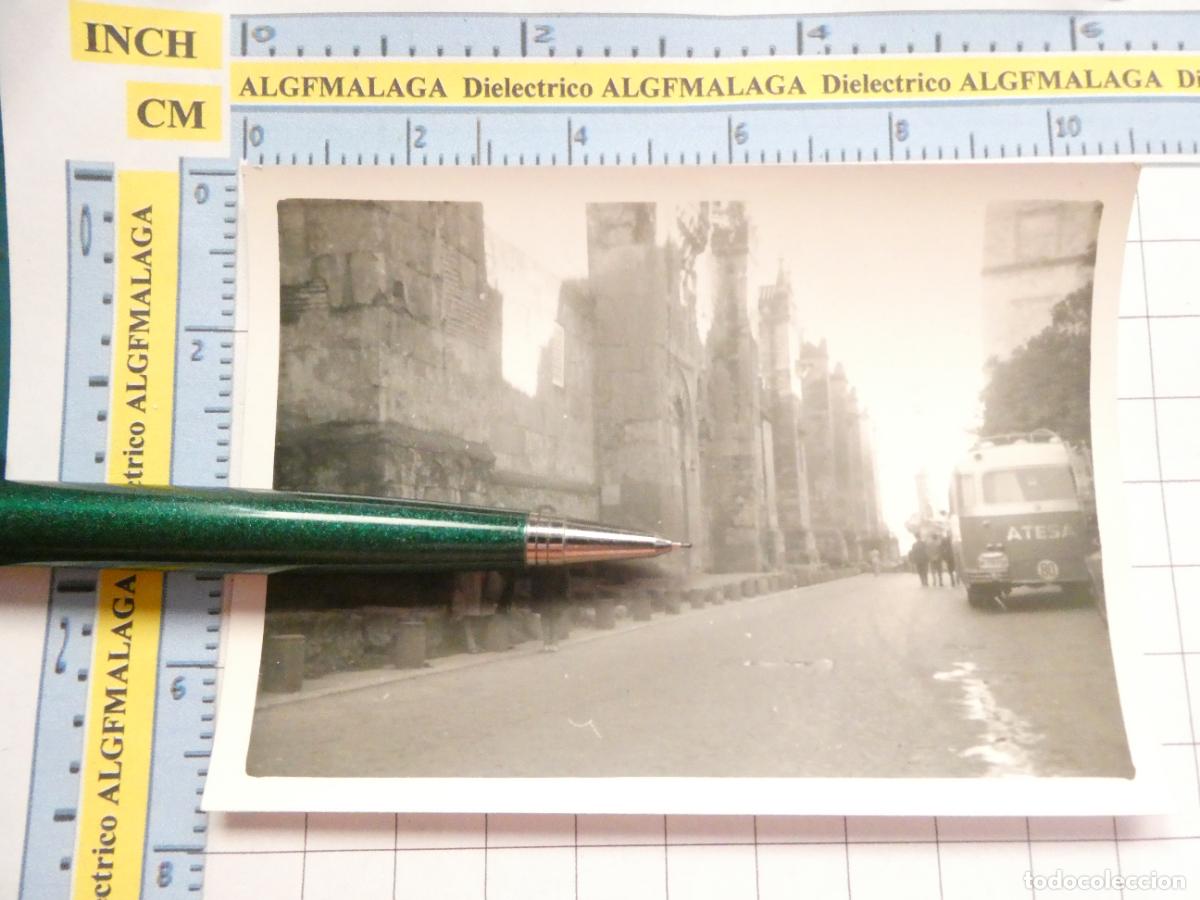 Cartoline: FOTO FOTOGRAF&Iacute;A DE C&Oacute;RDOBA. A&Ntilde;O 1963. MURALLAS MEZQUITA AUTOB&Uacute;S ATESA C12