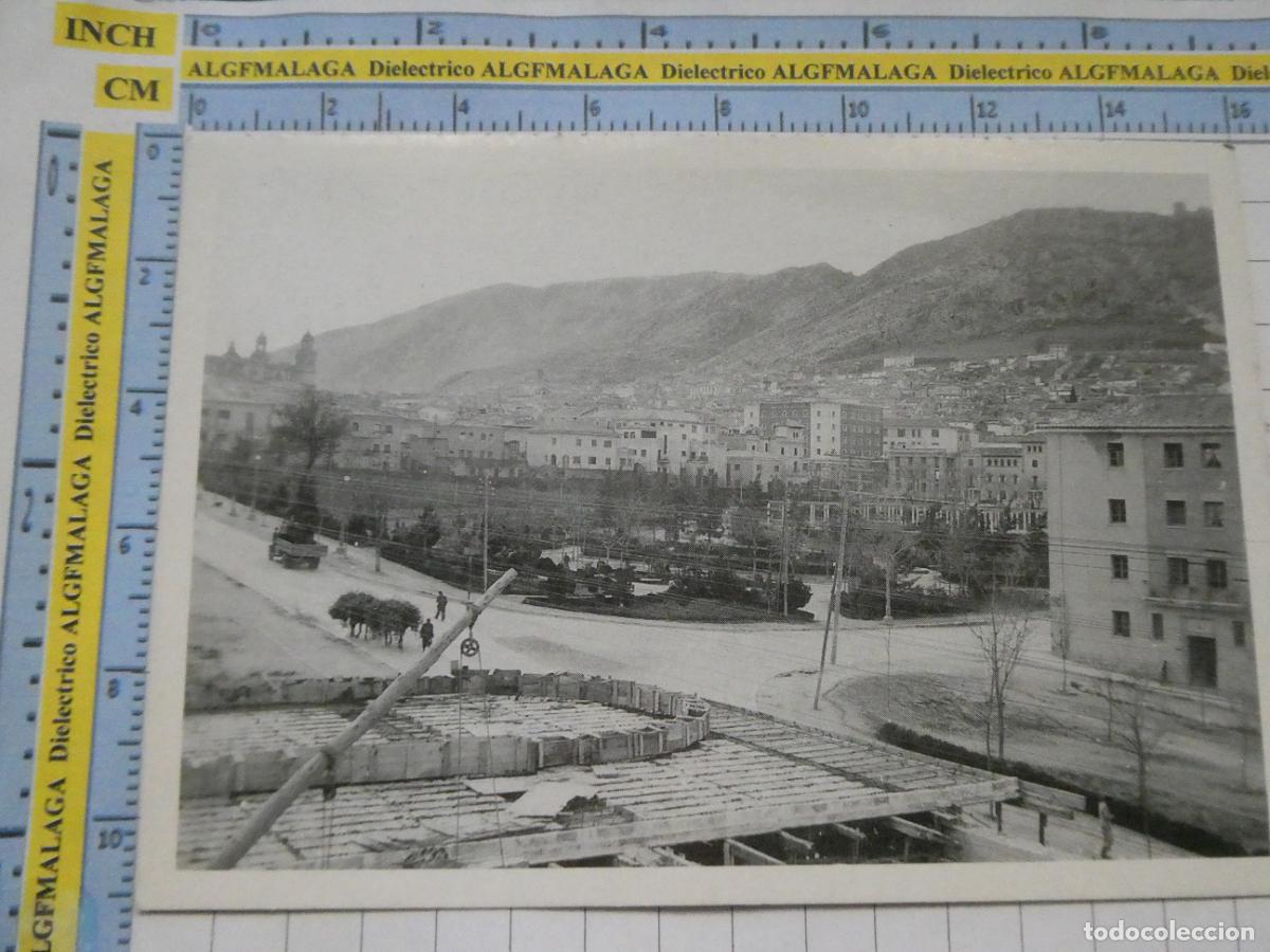 Postais: POSTAL ANTIGUA FACS&Iacute;MIL DE JAEN. 1954. PANOR&Aacute;MICA DEL PARQUE DE LA VICTORIA DESDE AV. DIARIO JAEN 18
