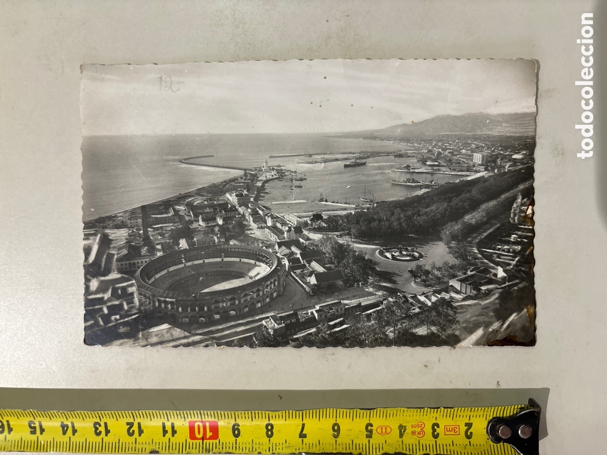 Cartes Postales: POSTAL. MALAGA. VISTA GENERAL DEL PUERTO Y PLAZA DE TOROS. 23 DIC. 1953.