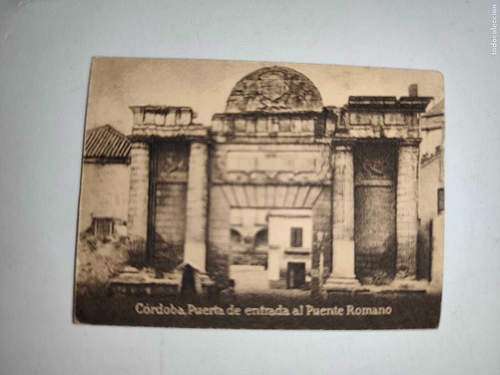 Postales: POSTAL ORIGINAL DECADA DE LOS A&Ntilde;OS 30. CORDOBA, PUERTA DE ENTRADA AL PUENTE ROMANO. LEER