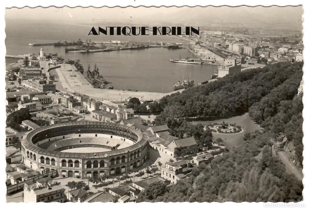 Postales: MALAGA / PLAZA DE TOROS Y VISTA DEL PUERTO / EDI. GARCIA GARRABELLA / CIRCULADA