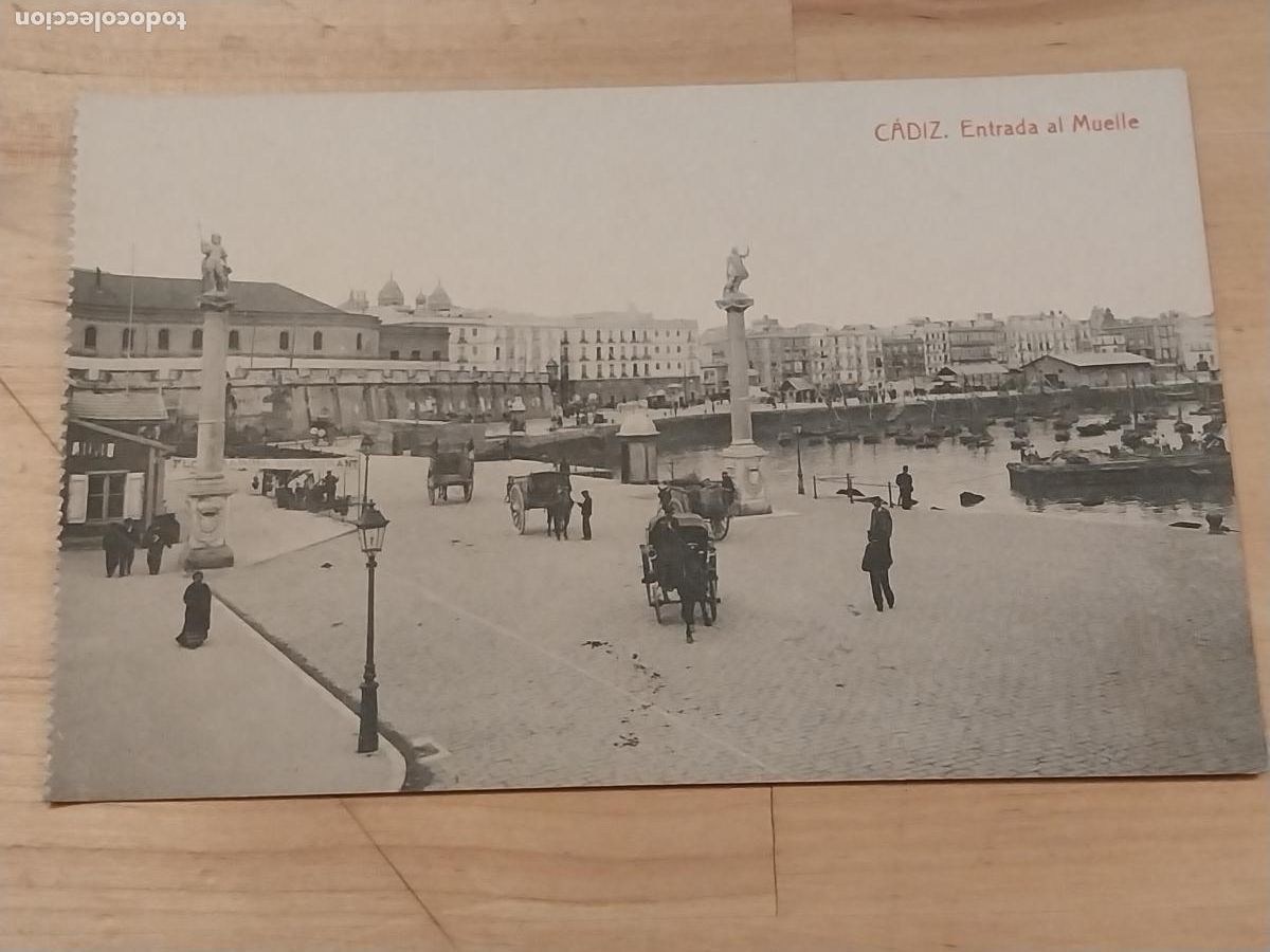 Cartoline: ENTRADA AL MUELLE CADIZ 1963 FOTOTIPIA THOMAS SC ANIMADA CARRETAS