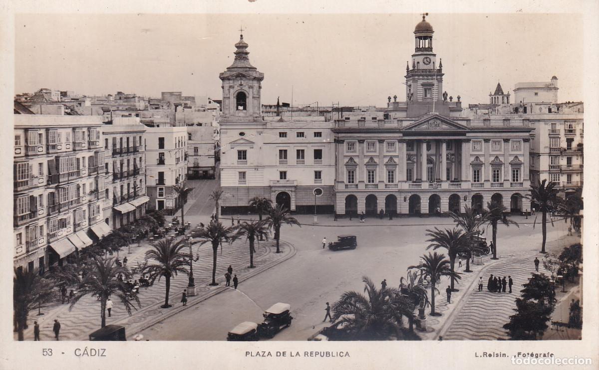 Cartoline: CADIZ PLAZA DE LA REPUBLICA - ROISIN