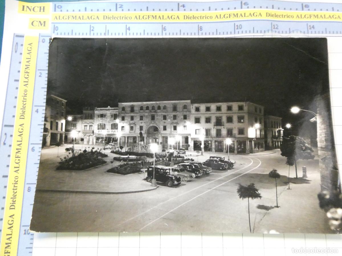 Postcards: POSTAL DE JAEN. A&Ntilde;OS 30 50 UBEDA PLAZA DEL GENERAL SARO DE NOCHE 1017 ADAM. 1458
