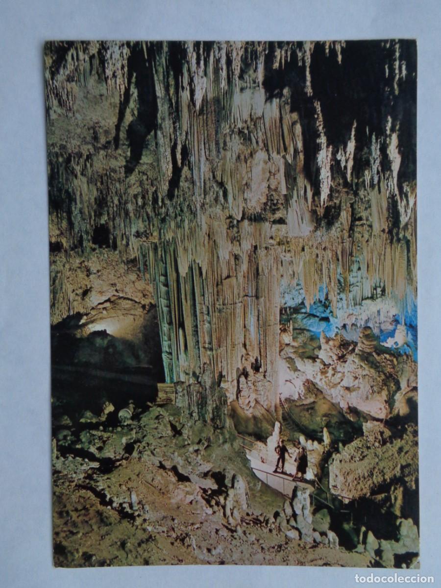 Cartoline: POSTAL DE LA CUEVA DE NERJA ( MALAGA ): COLUMNA DE LA SALA DEL CATACLISMO . A&Ntilde;OS 60