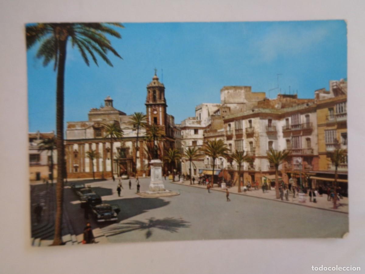 Postais: POSTAL DE CADIZ : PLAZA DE LA CATEDRAL E IGLESIA DE SANTIAGO . A&Ntilde;OS 60