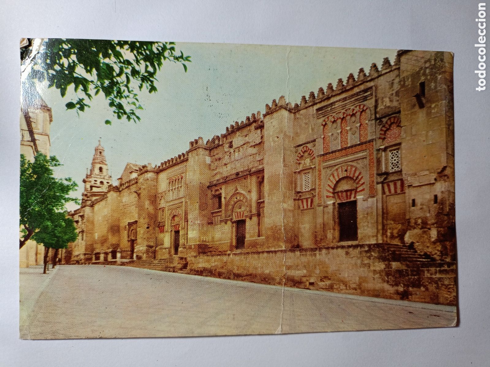 Cartoline: Postal C&oacute;rdoba murallas exteriores de la mezquita 1959 sello corrida de toros