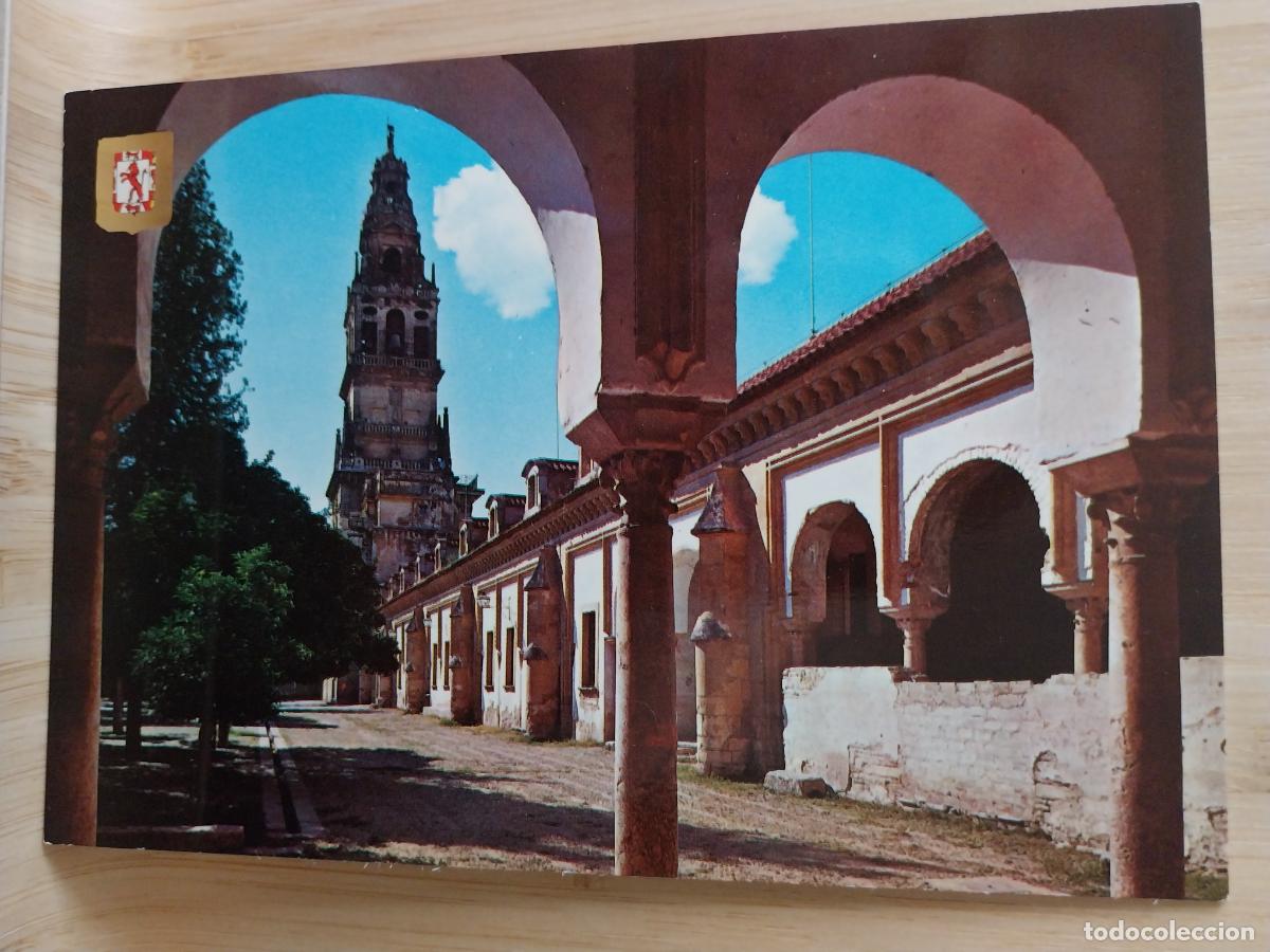 Postcards: PATIO DE LOS NARANJOS CON TORRE CATEDRAL CORDOBA ED FISA 780 SC ORIGINAL