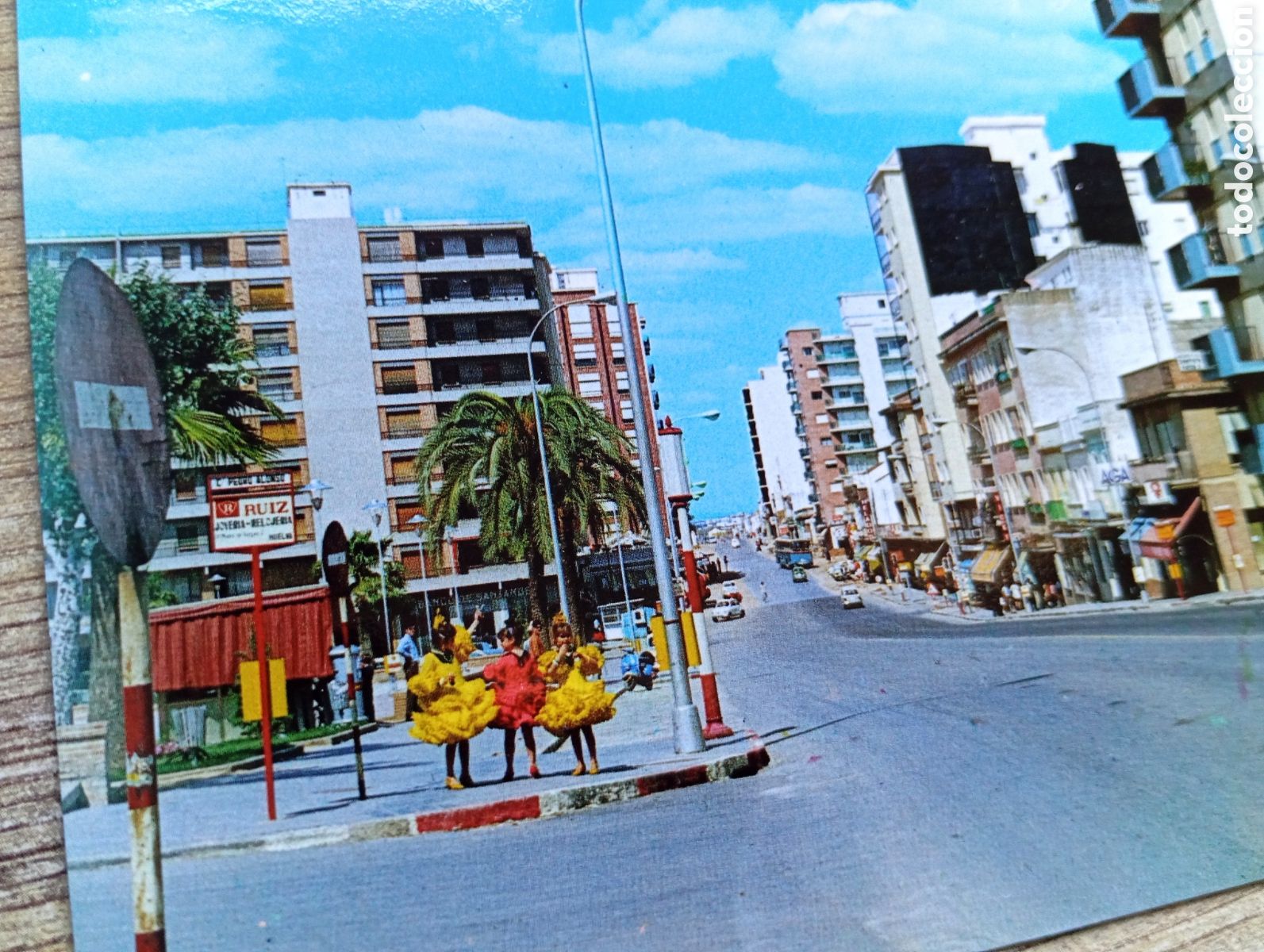 Postkarten: POSTAL HUELVA AVENIDA DE SEVILLA FITER 1970 REF. 1296 AUTOB&Uacute;S URBANOFARMACIA