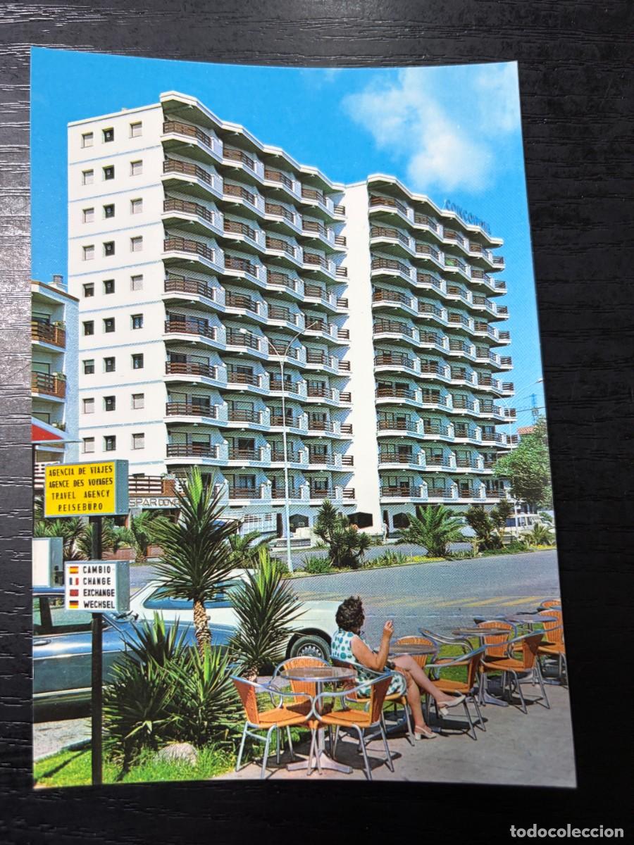 Postales: TARJETA POSTAL. ALMER&Iacute;A. 9.- ROQUETAS DE MAR. EDIFICIO CONCORDIA. EDICIONES ARRIBAS - Foto 1