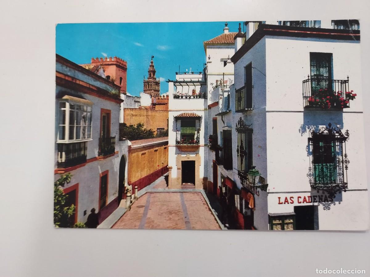 Postales: POSTAL SEVILLA BARRIO DE SANTA CRUZ Y GIRALDA. 1968 CIRCULADA. LAS CADENAS
