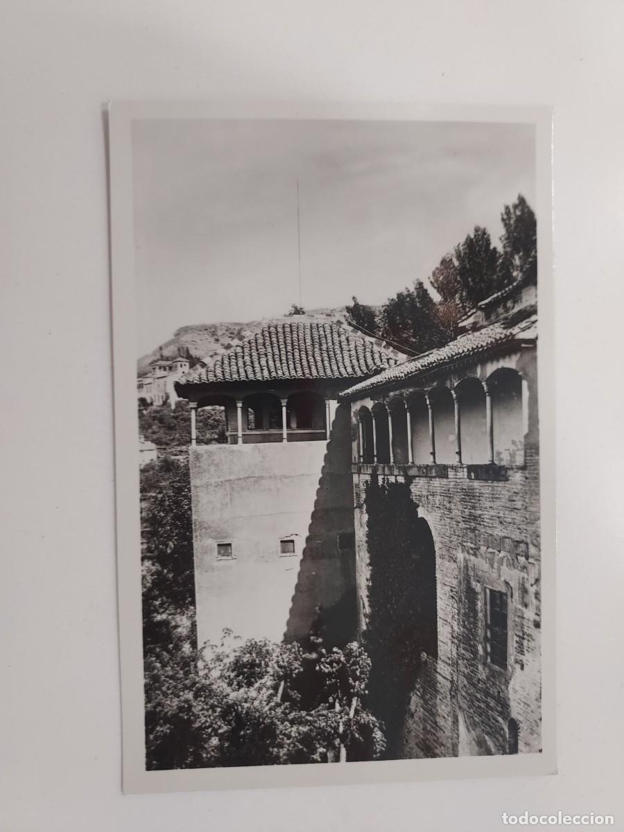 Postales: POSTAL GRANADA ALHAMBRA MIRADOR Y TOCADOR DE LA REINA. A&Ntilde;OS 1940 1950. SIN CIRCULAR. 13 LINARES