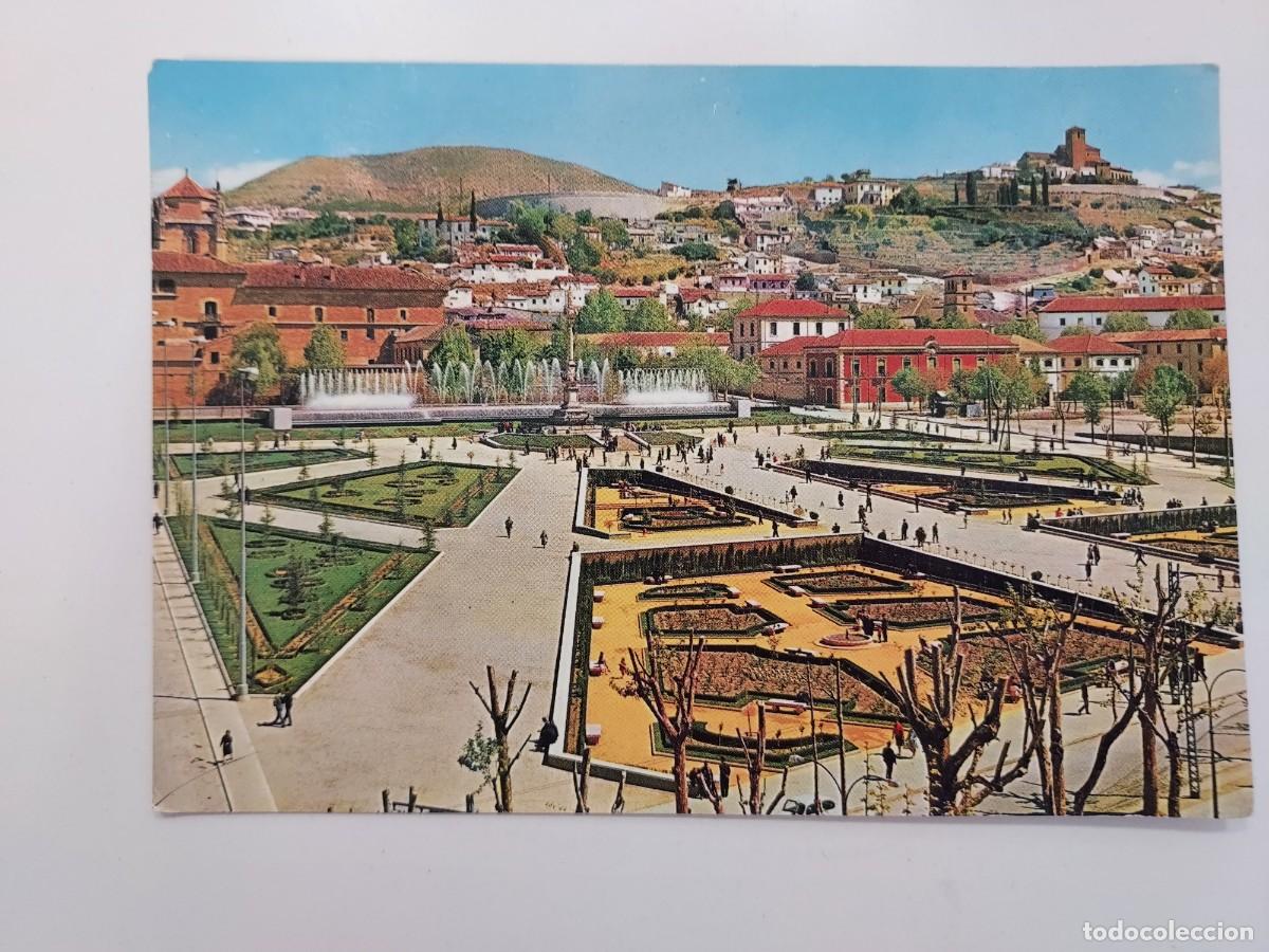 Postales: POSTAL GRANADA JARDINES Y FUENTE MONUMENTAL DEL TRIUNFO. 1961. SIN CIRCULAR