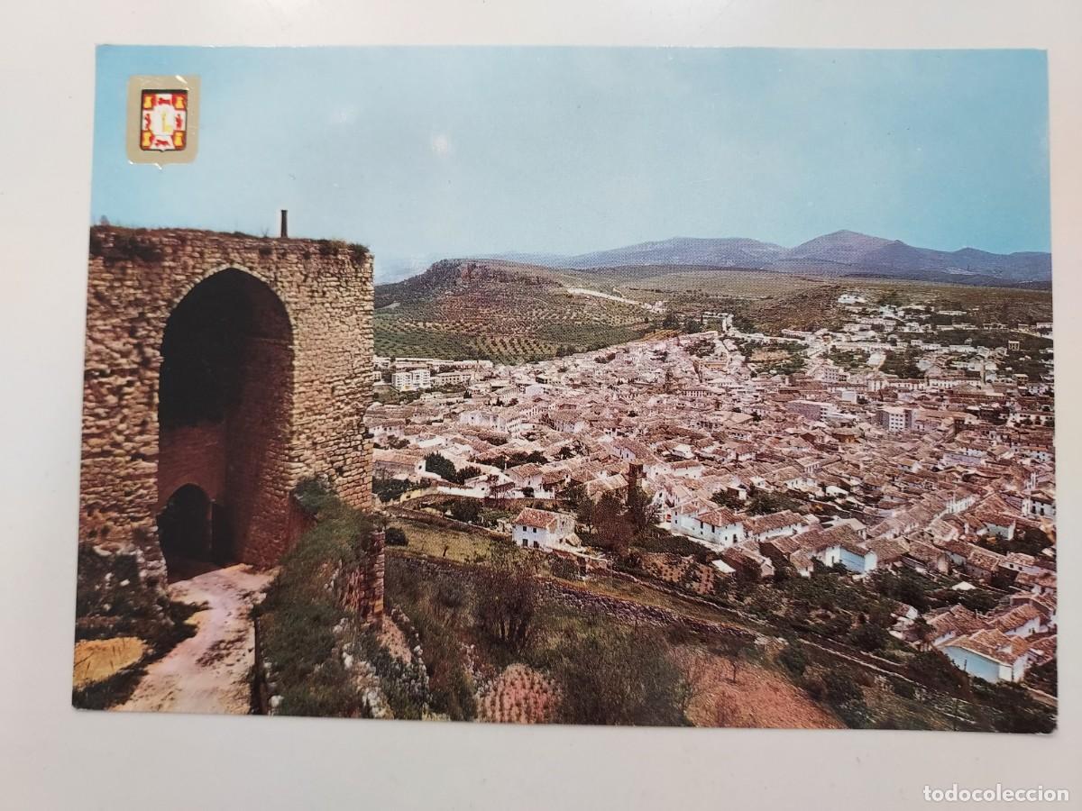 Postales: POSTAL ALCALA LA REAL ENTRADA CASTILLO DE LA MOTA VISTA PANORAMICA. 1971. SIN CIRCULAR. JAEN