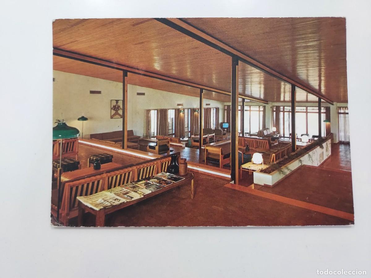 Postales: POSTAL AYAMONTE PARADOR NACIONAL COSTA DE LA LUZ SALON SALA CON PRENSA. 1967. CIRCULADA. HUELVA