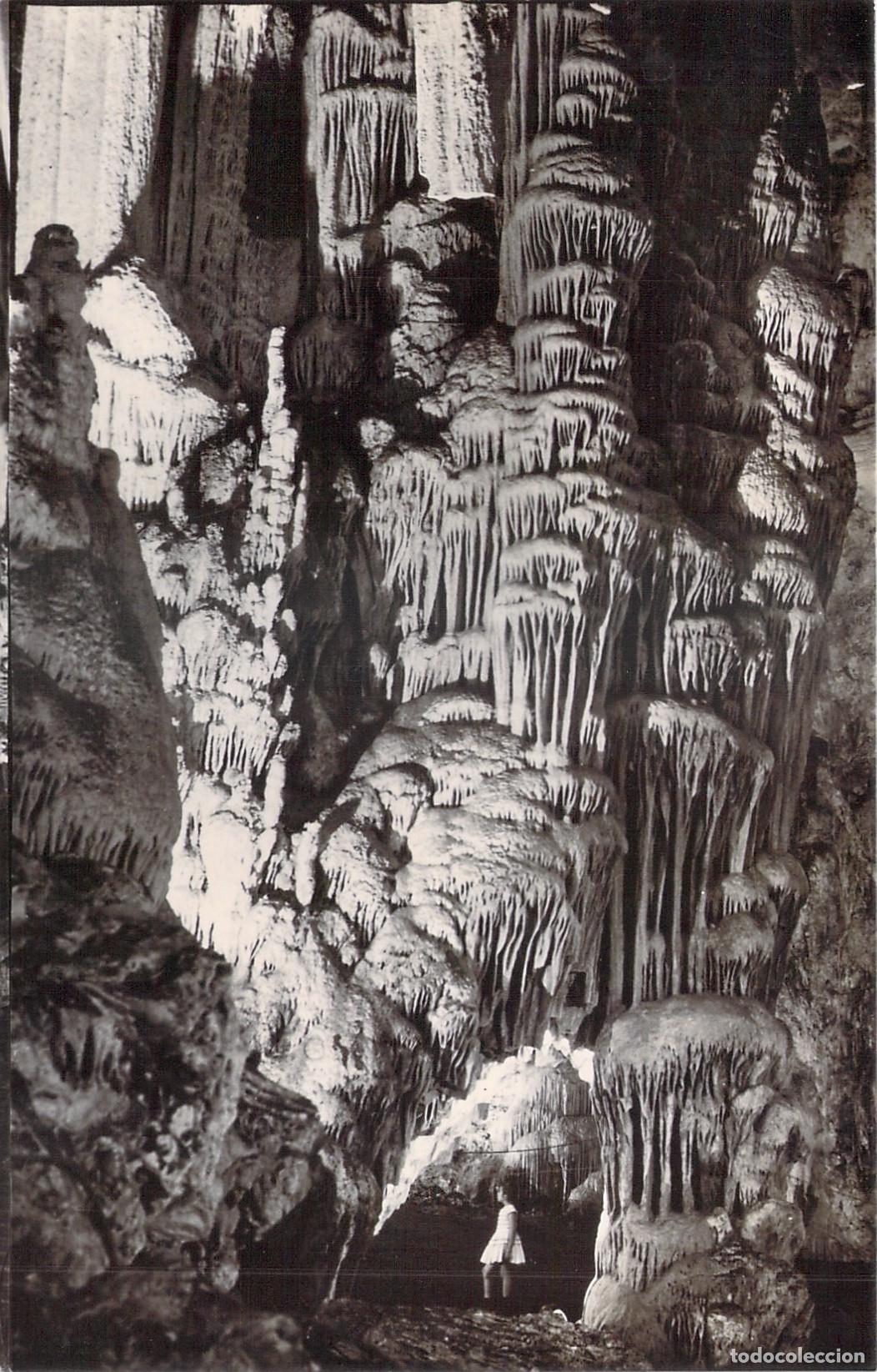 Postales: Postal de la Cueva de Nerja M&aacute;laga Arco de la Columna Central