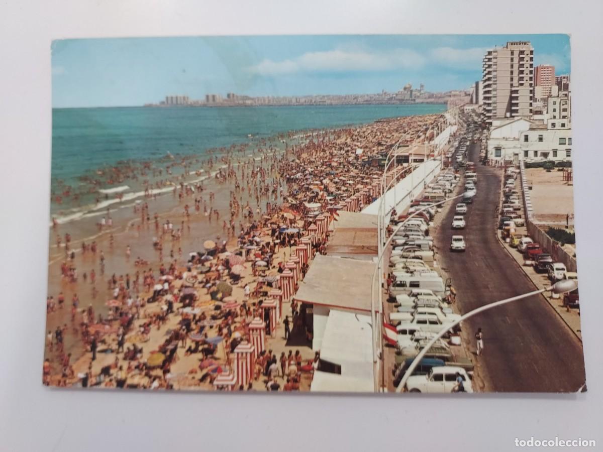 Postales: POSTAL CADIZ PLAYA DE LA VICTORIA. 1973. CIRCULADA. PAPELERIA ALFA. COLONIAS DE VERANO DE CARITAS