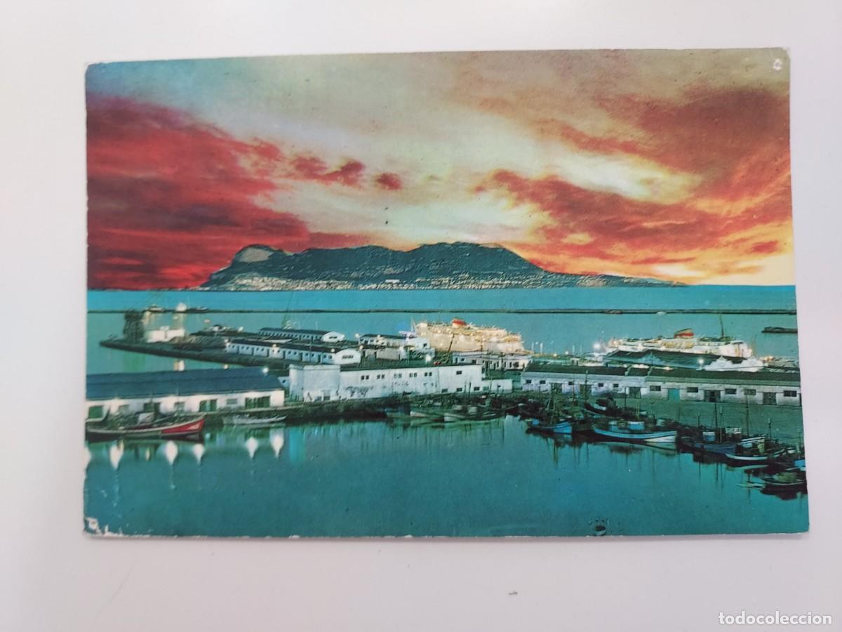 Postales: POSTAL ALGECIRAS EL PUERTO AL FONDO EL PE&Ntilde;ON DE GIBRALTAR. 1966. SIN CIRCULAR. CADIZ. 2 NOCTURNA