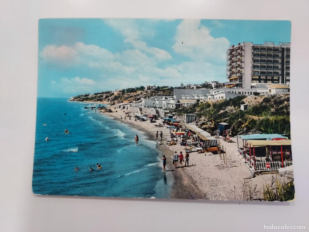 Postales: POSTAL TORREMOLINOS (PLAYA DE BENALMADENA HOTEL TRITON) 13 PAN AMERICAN STORE 1964 CIRCULADA. MALAGA
