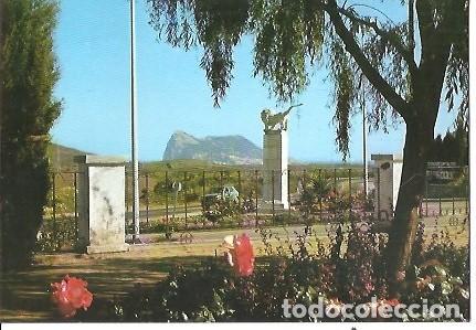 Postales: POSTAL A COLOR SAN ROQUE PARQUE CUATRO VIENTOS AL FONDO PE&Ntilde;ON DE GIBRALTAR FOTO DE CASAS