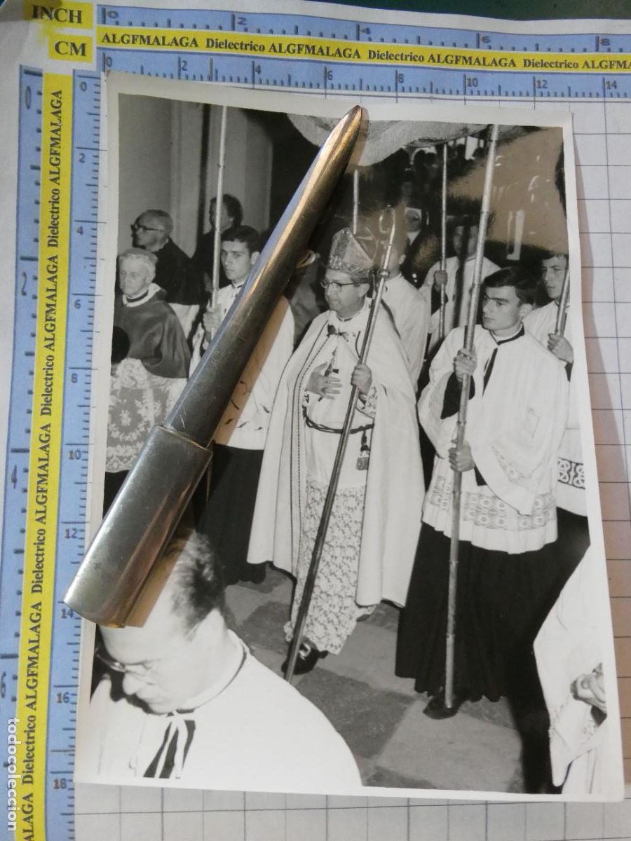 Postales: FOTOGRAF&Iacute;A RELIGIOSA ECLESI&Aacute;STICA M&Aacute;LAGA. OBISPO EMILIO BENAVENT ESCU&Iacute;N. A&Ntilde;O 1967 FOTO ARENAS 0