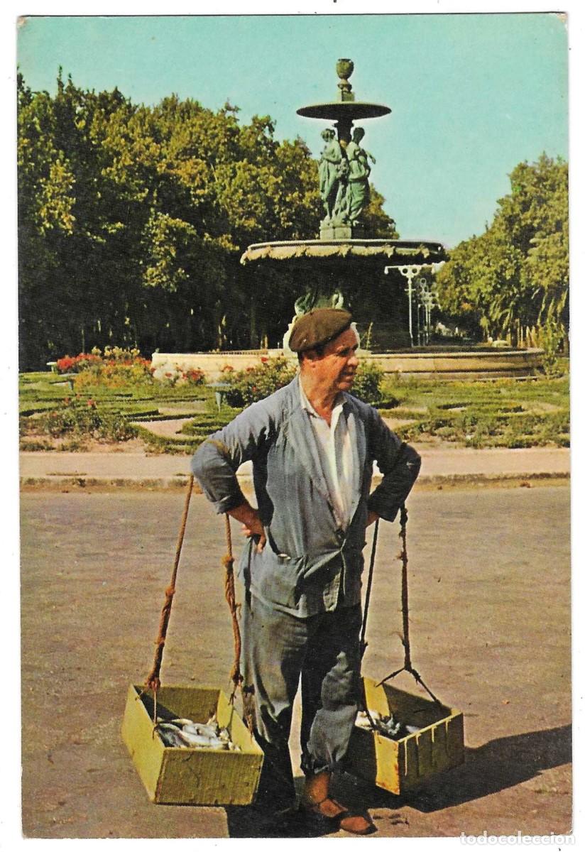 Postales: Postal M&aacute;laga. Paseo del Parque, Vendedor de Pescado. ref. 7-anda88