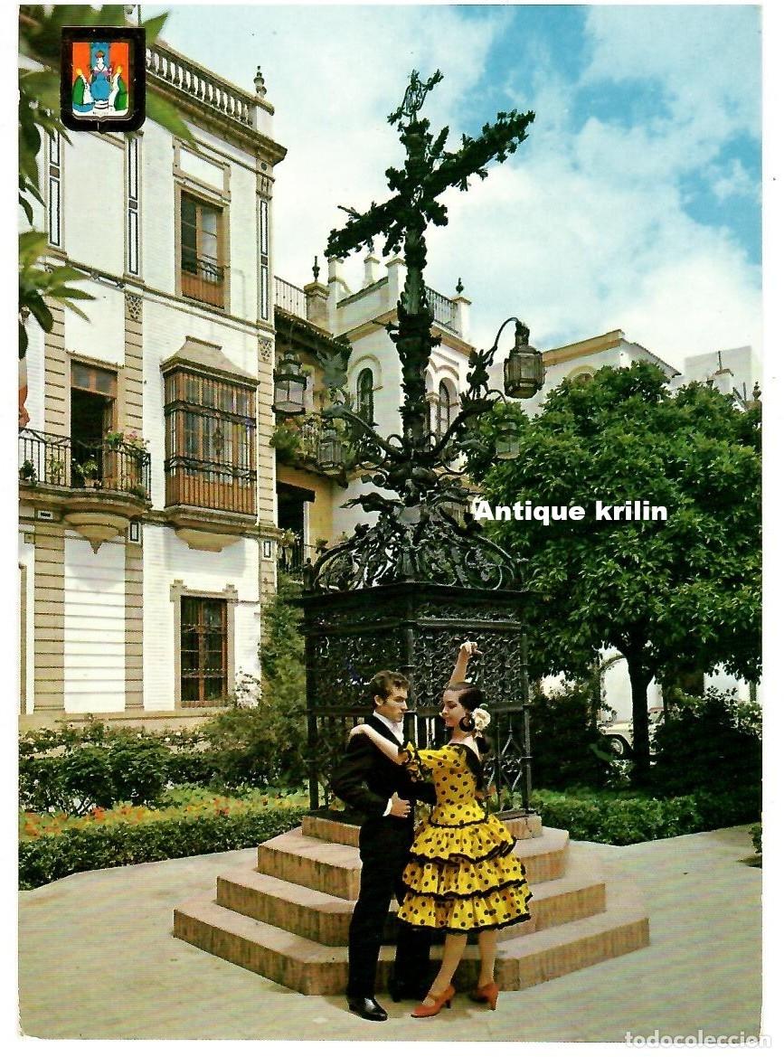 Postales: SEVILLA N&ordm; 35 PAREJA TIPICA , CRUZ DE CERRAJERIA / ESCUDO DE ORO / SIN FRANQUEAR