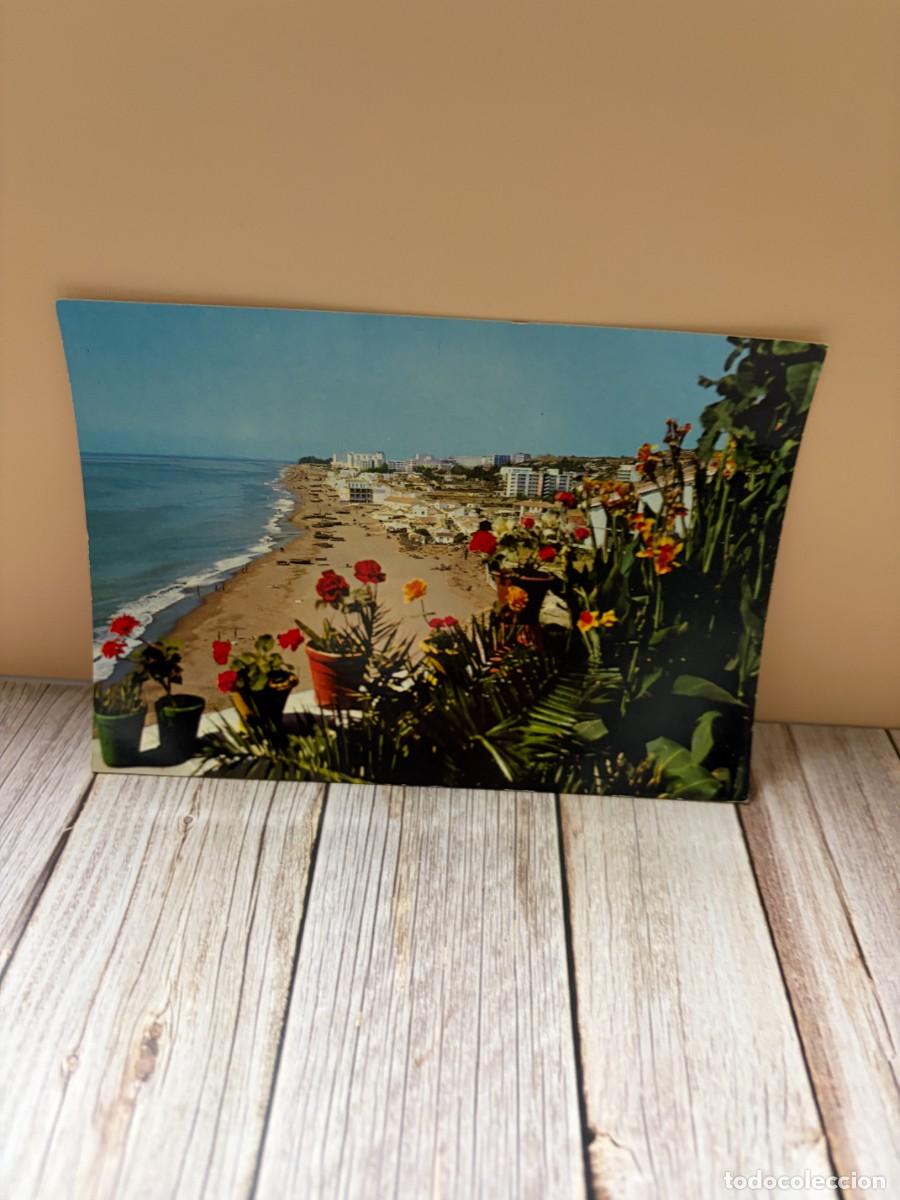Postales: TARJETA POSTAL. M&Aacute;LAGA. 2050.- TORREMOLINOS. VISTA PARCIAL Y PLAYA DE LA CARIHUELA.EDICIONES ARRIBAS