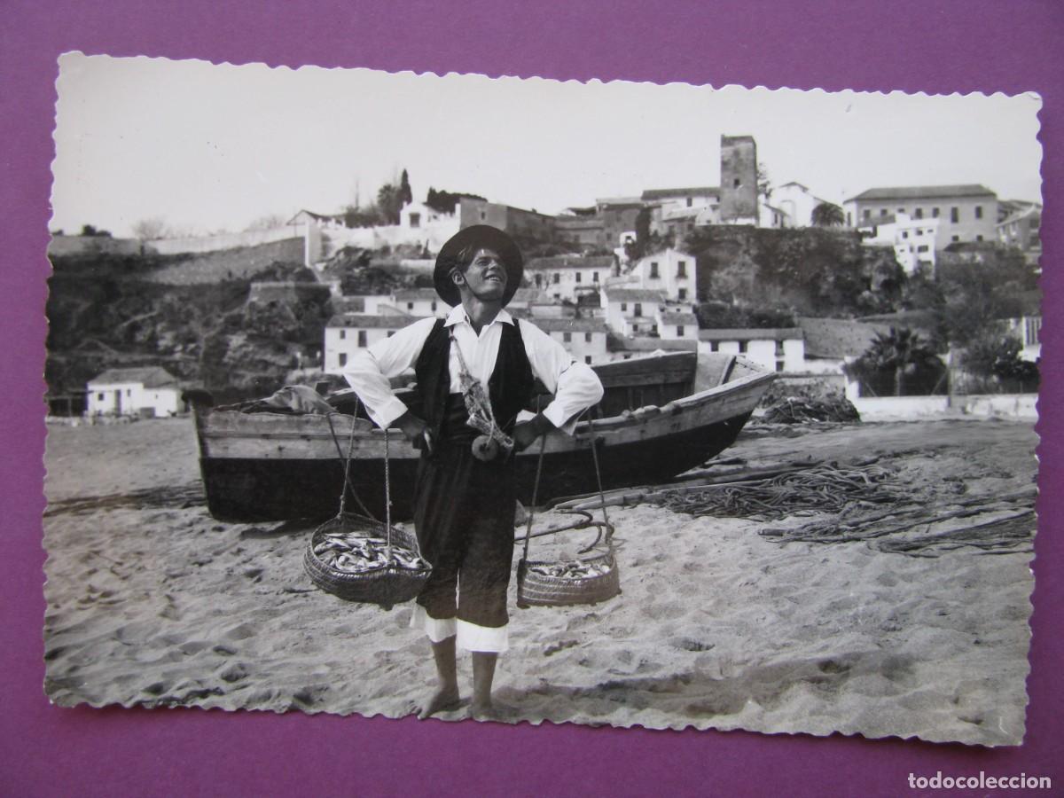 Postales: POSTAL FOTOGR&Aacute;FICA DE TORREMOLINOS. TIPICO VENDEDOR DE PESCADO. FOTO D. CORTES 275