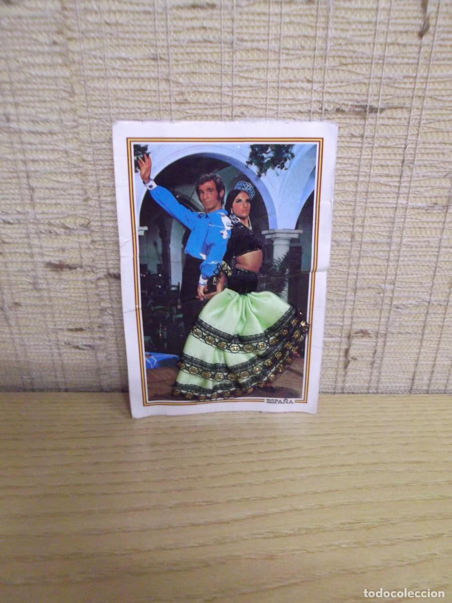 Postales: Postal de Espa&ntilde;a Pareja de flamencos con el traje de la mujer de tela.Postal esta arrugada