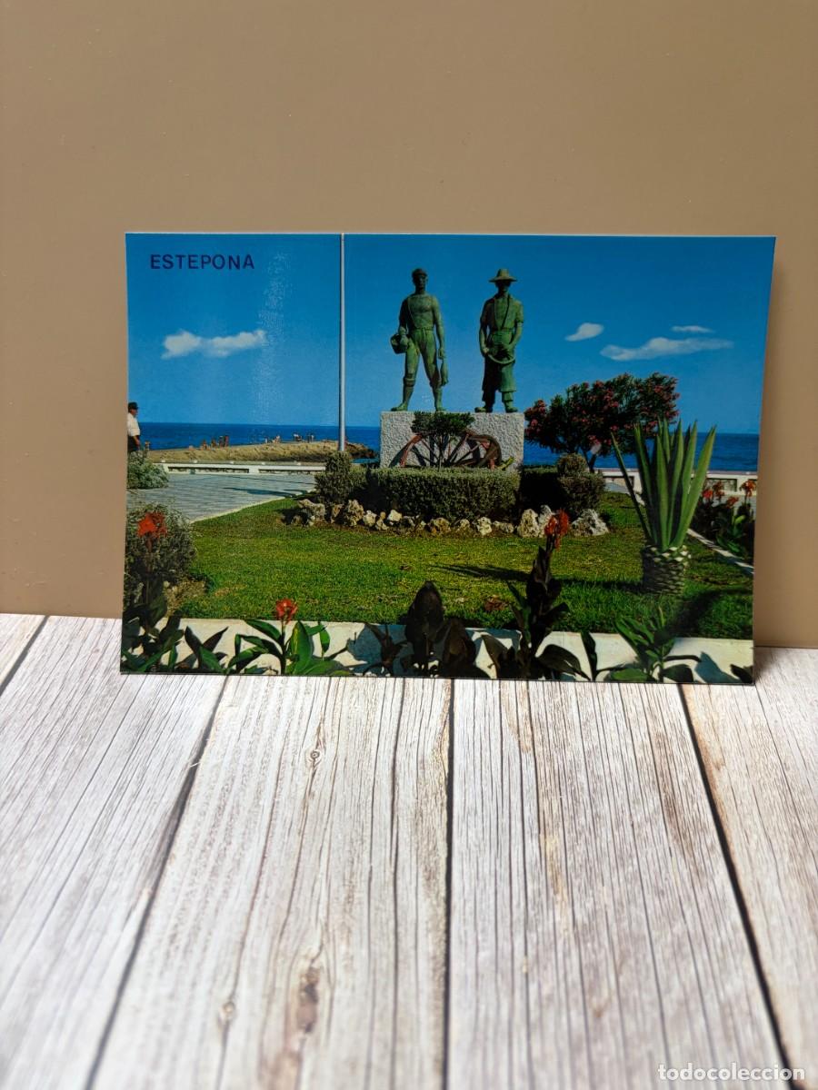 Postales: TARJETA POSTAL. M&Aacute;LAGA. 46.- ESTEPONA.COSTA DEL SOL.MONUMENTO AL PESCADOR Y AL LABRADOR. ED. ARRIBAS