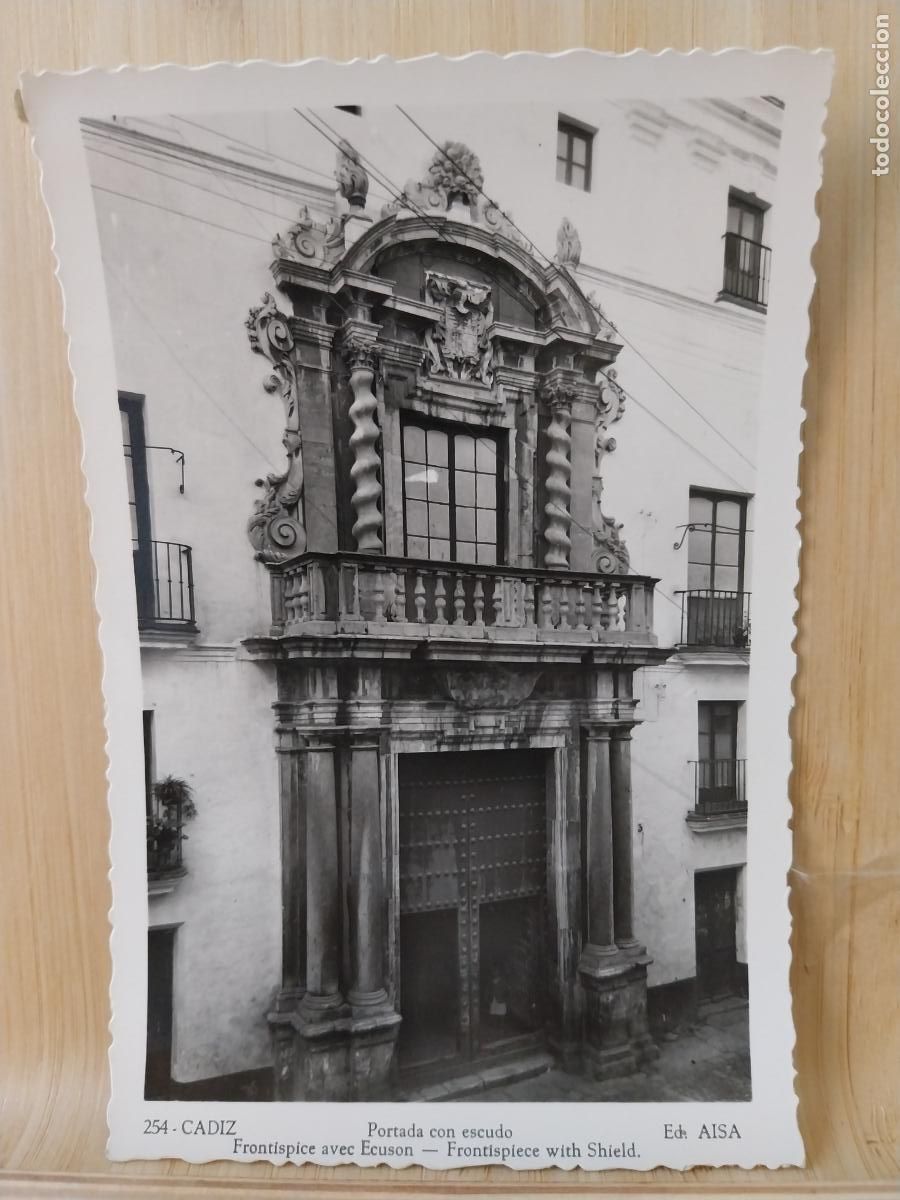 Postales: CADIZ PORTADA CON ESCUDO ED AISA 254 ESCRITA A&Ntilde;OS 50 ESCRITA