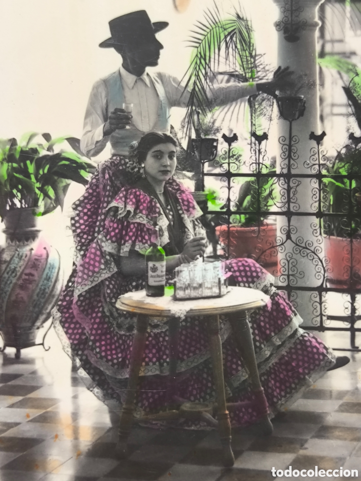 Postales: SEVILLA PATIO SEVILLANO PAREJA POSTAL FOTOGR&Aacute;FICA ILUMINADA C. 1950