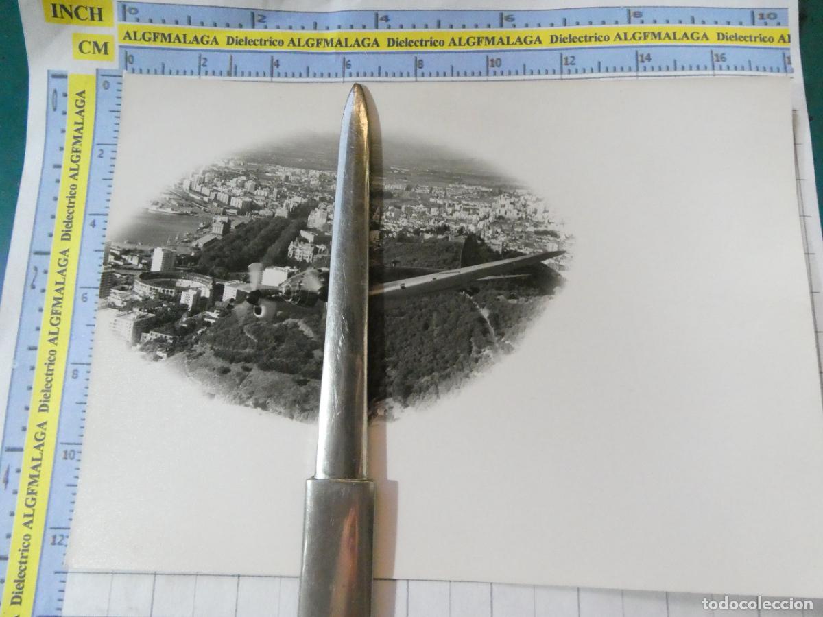 Postales: FOTO FOTOGRAF&Iacute;A DE M&Aacute;LAGA. AVI&Oacute;N MILITAR EJ&Eacute;RCITO DEL AIRE. SOBRE CASTILLO GIBRALFARO MALAGUETA. F52