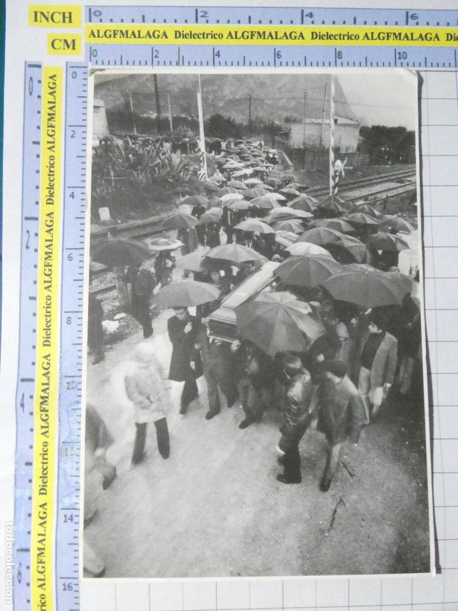 Postales: POSTAL DE FOTOGRAF&Iacute;A ARTE. CENTRO ANDALUZ FOTOGRAF&Iacute;A ALMER&Iacute;A 2001. F. ZECCHIN MAFIA ENTIERRO. 2315