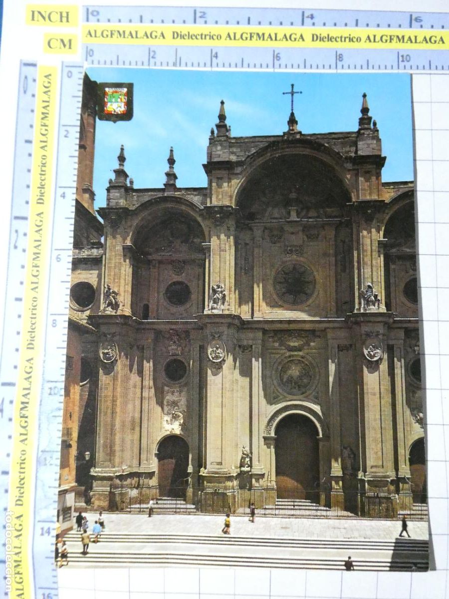 Postales: POSTAL DE GRANADA. A&Ntilde;O 1973. CATEDRAL FACHADA PRINCIPAL. 36 ESCUDO ORO. 729