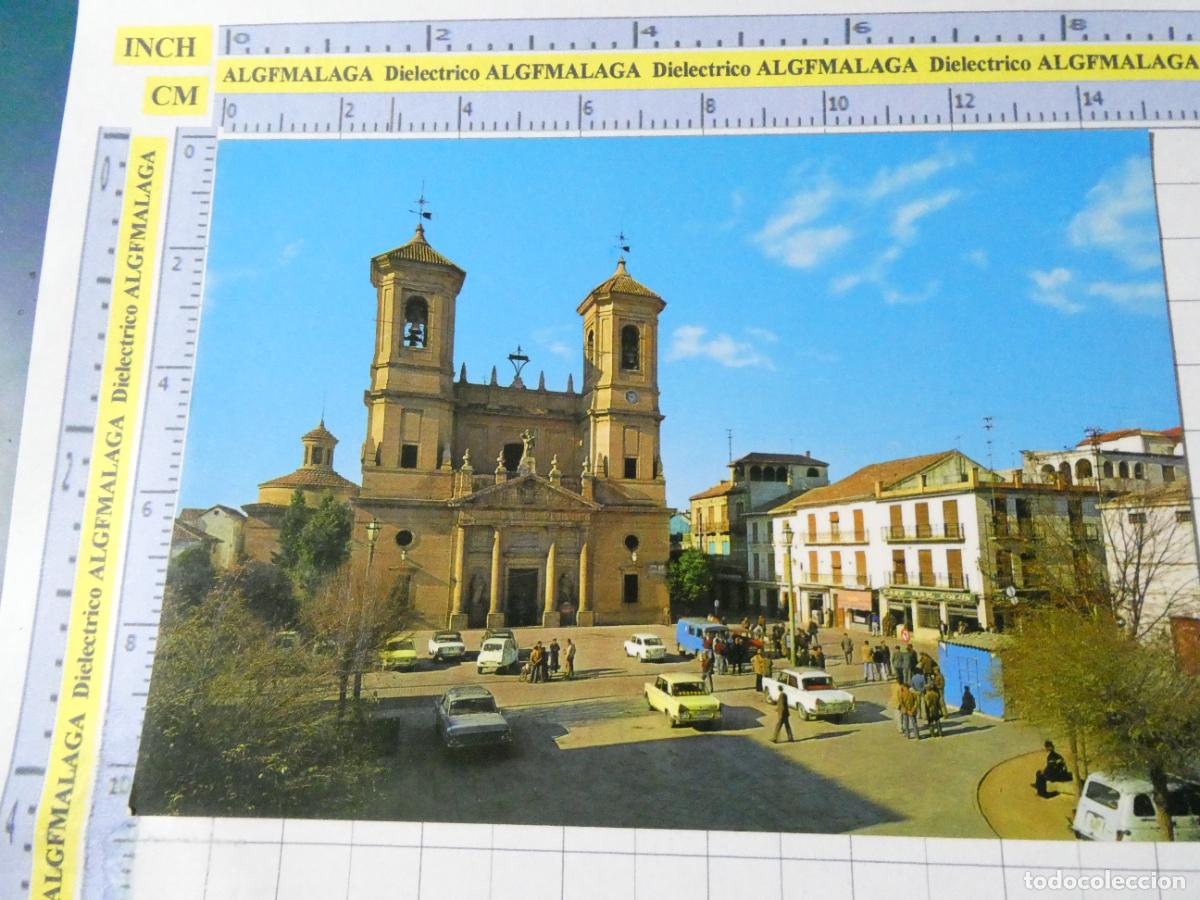 Postales: POSTAL DE GRANADA. A&Ntilde;O 1975. SANTA FE CUNA DE LA HISPANIDAD PARROQUIA ENCARNACI&Oacute;N RENAULT 4. 2. 735