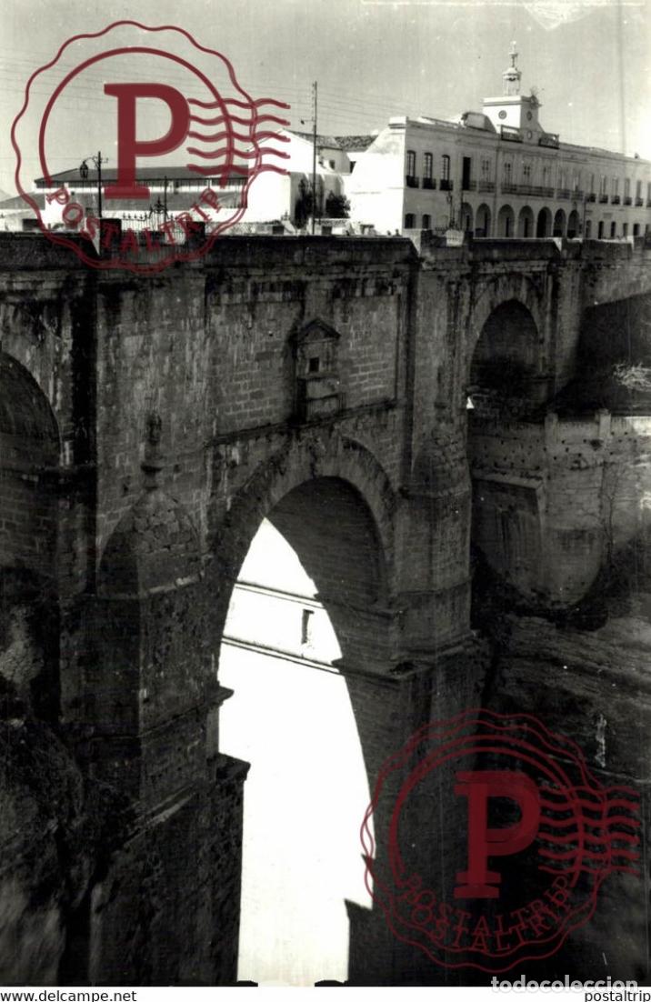 Cartes Postales: MALAGA. RONDA. PUENTE NUEVO Y AYUNTAMIENTO.
