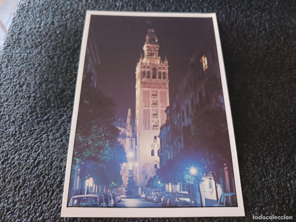 Postales: Sevilla, la giralda vista nocturna, col. triana